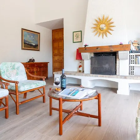Holiday home Neulos *